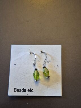 🌸 BOGO #14. Green Glass Earrings